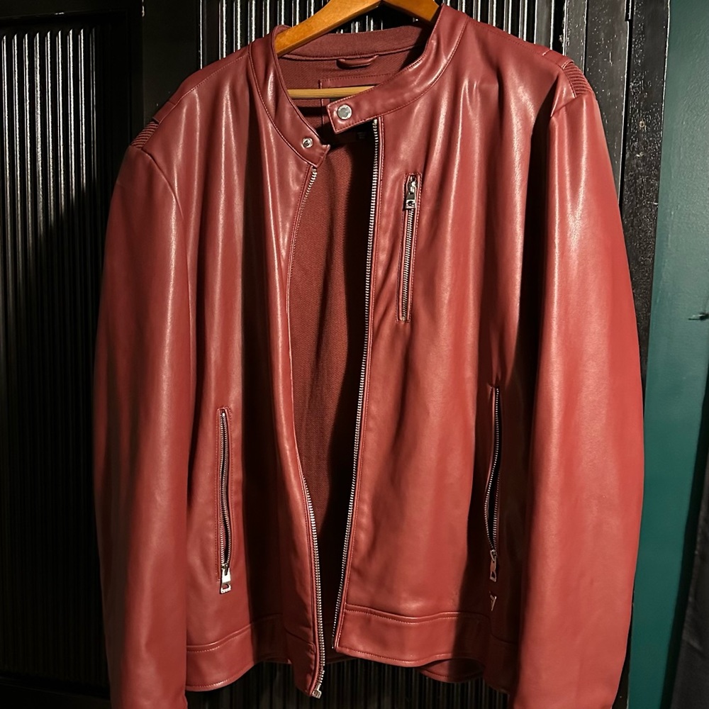 Men’s guess leather jacket (no zipper)